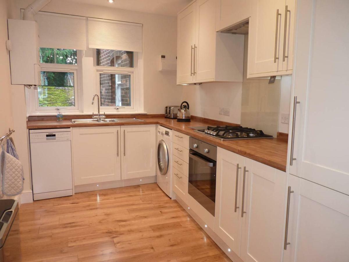 Brockenhurst Apartments Luaran gambar